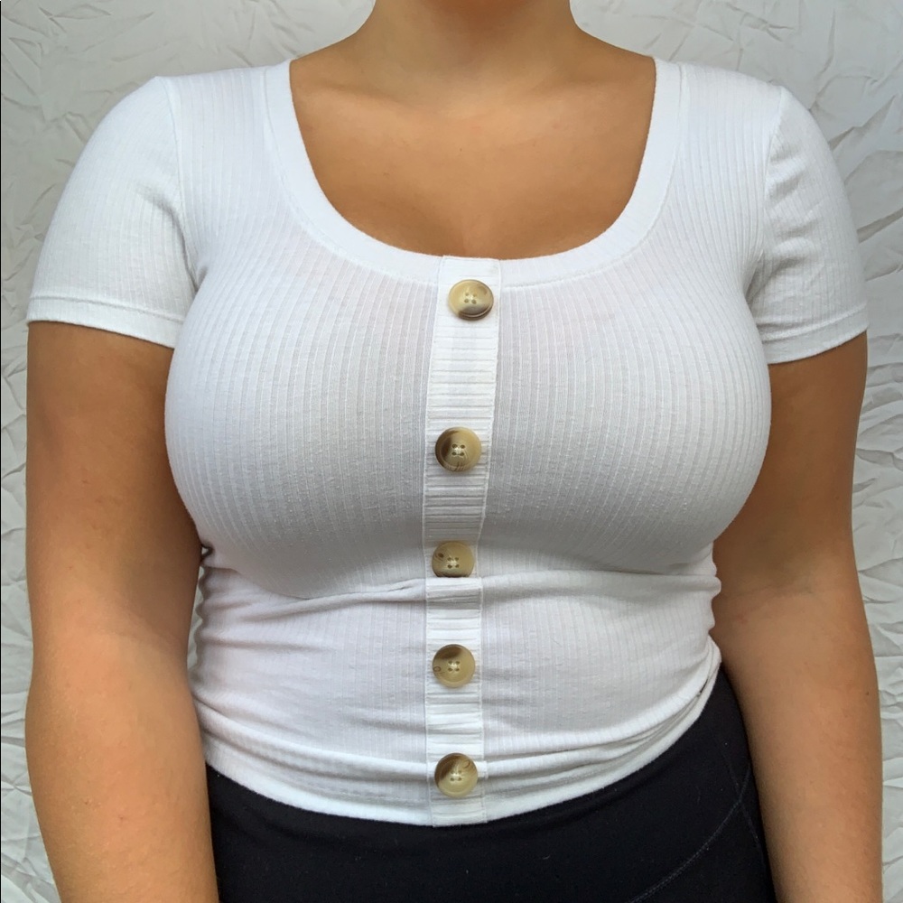 button detailed white ribbed t shirt